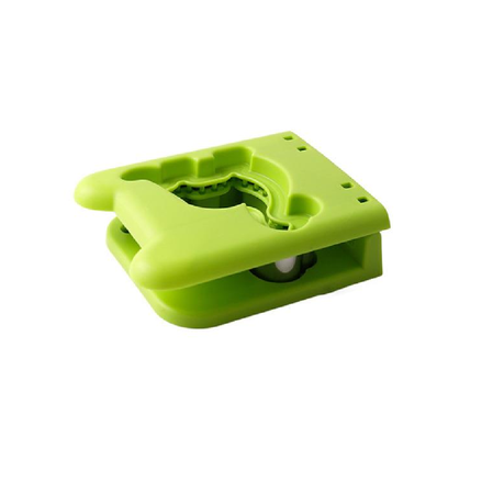 Uncrushable Sandwich Cutter